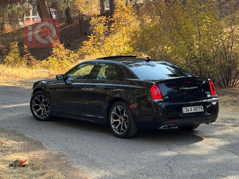 کرایسلەر 300